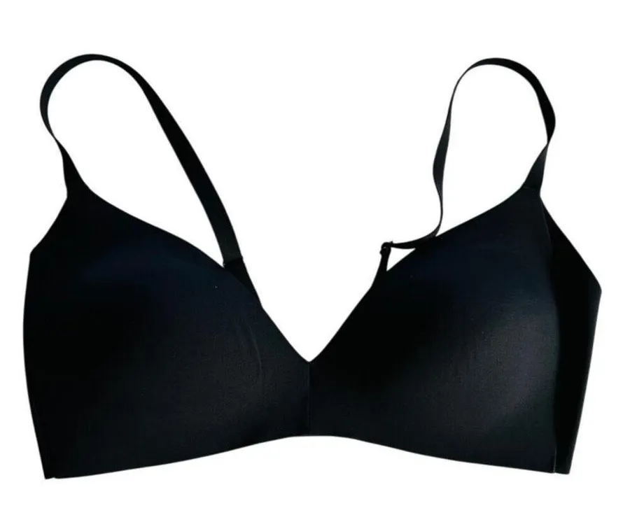 Lululemon Take Shape Bra Size 38B Solid Black Daily Bra Seamless