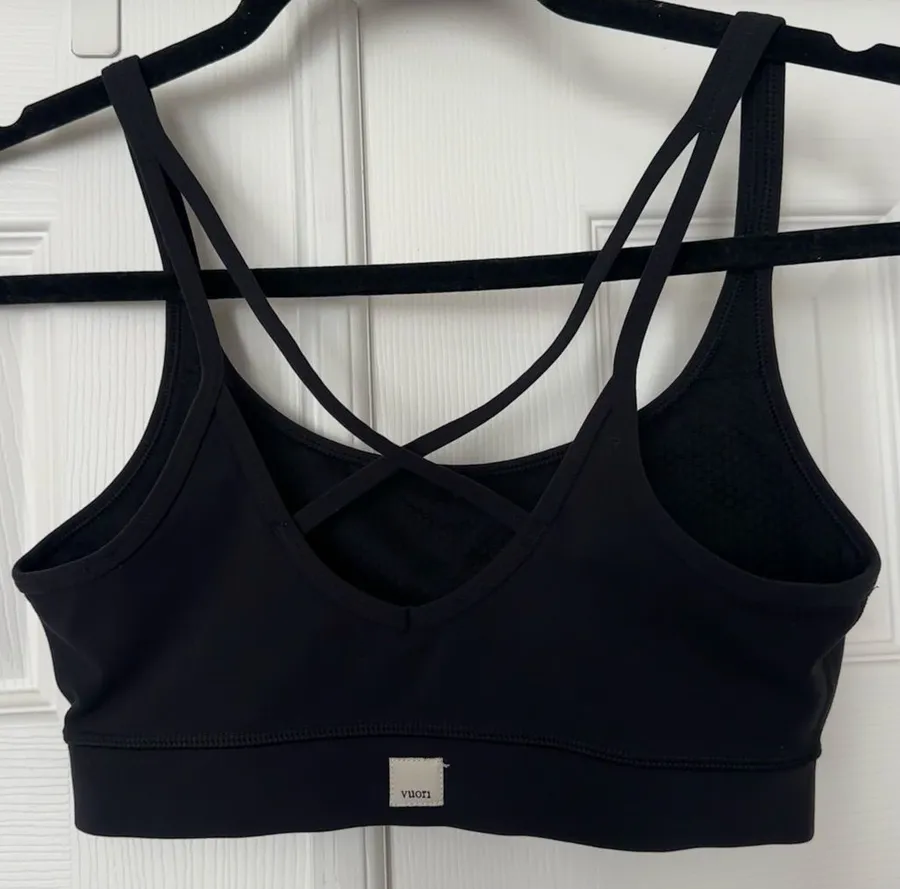 Vuori mindset sports bra size Small black