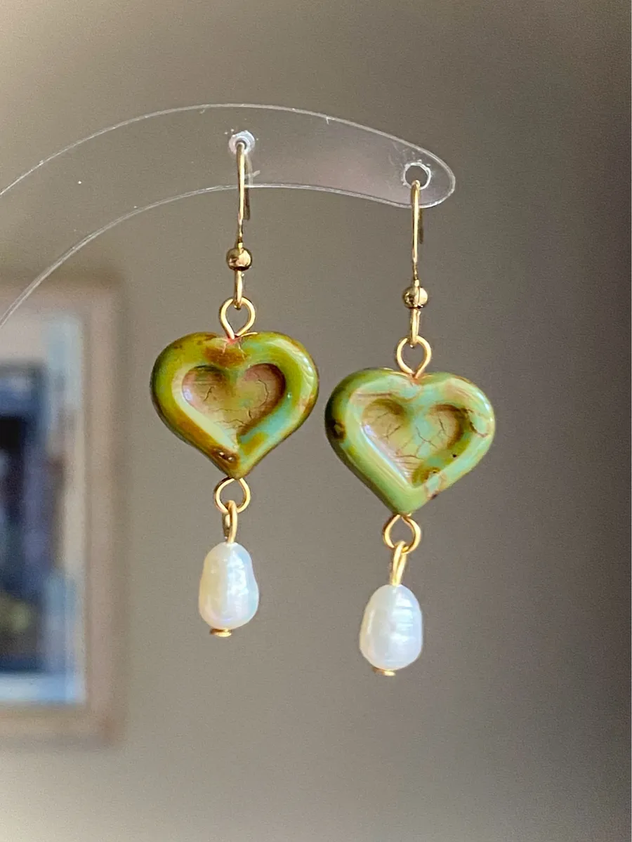 Handmade unique quality Czech glass heart bead fairy boho vintage retro style earrings🌿✨