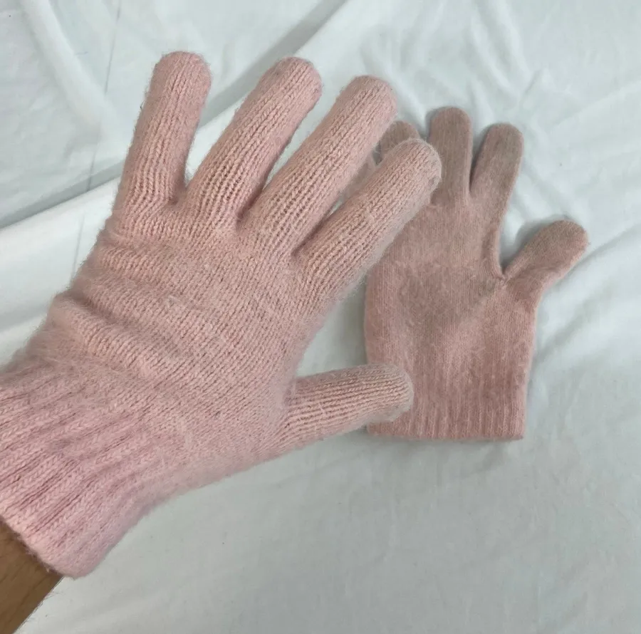 Women's light pink soft fuzzy warm winter gloves cold gear ribbed cuff one size