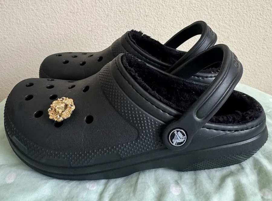 Crocs Black Faux Fur Fuzz-Lined Slip On Clog Round Toe Womens size 8