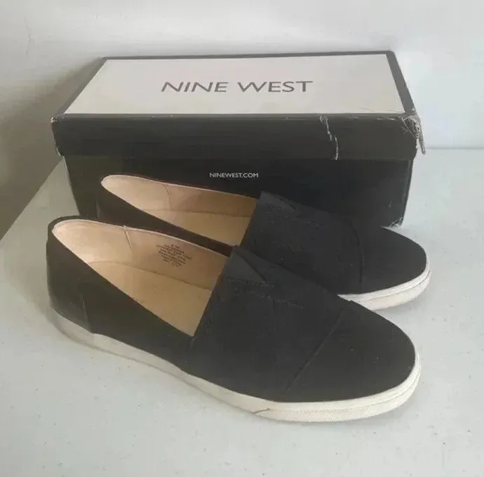 Women's Nine West Black Slip-On Sneakers Bomdia Size 9 M GUC!