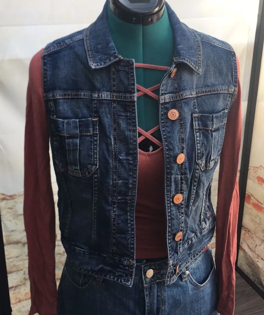Express Cropped Denim Button Up Jean Vest with Dual Chest Pockets
