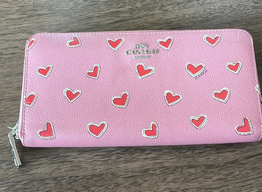 Coach Hearts Zippy Long Wallet