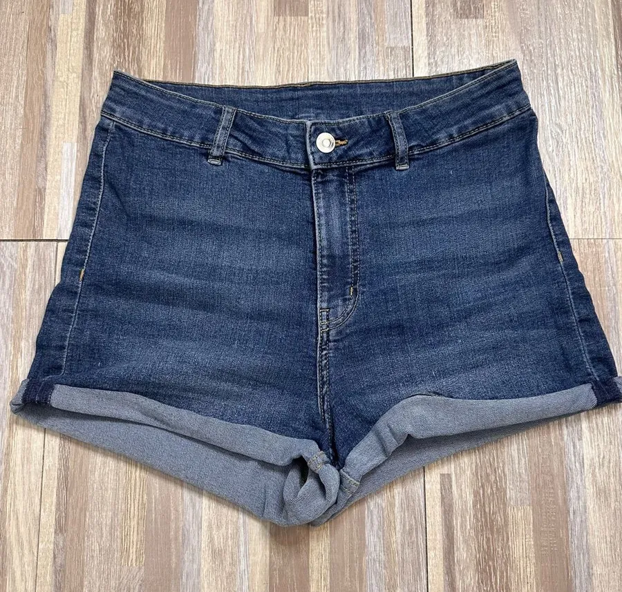 H&M Dark Blue Cuffed Denim Shorts Women’s Size 10