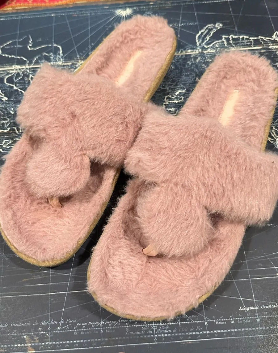 Jack Rogers Fuzzy House Slippers – Pink Plush Slide – Size 9