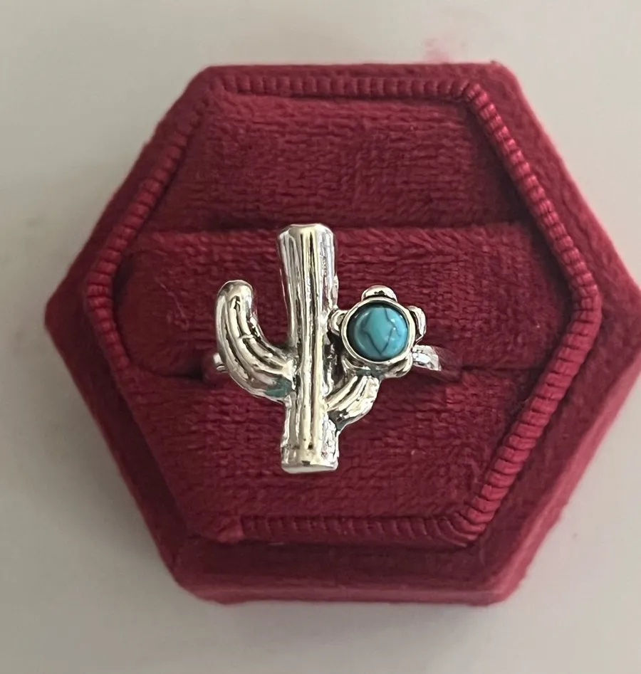 Vintage Bohemian Design Faux Turquoise Statement Ring Size 7 NWT Silver