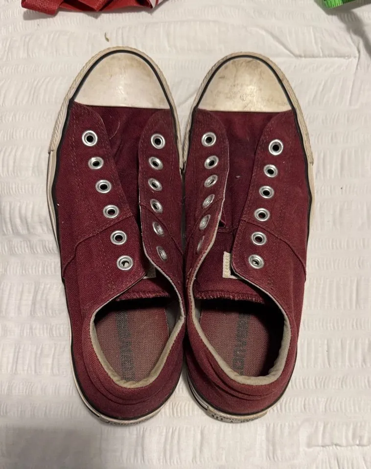 Converse Women's Maroon Canvas Low-Top Sneakers needs laces
