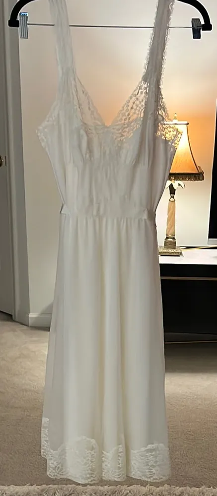 Van Raalte vintage nightgown size 36 bust White