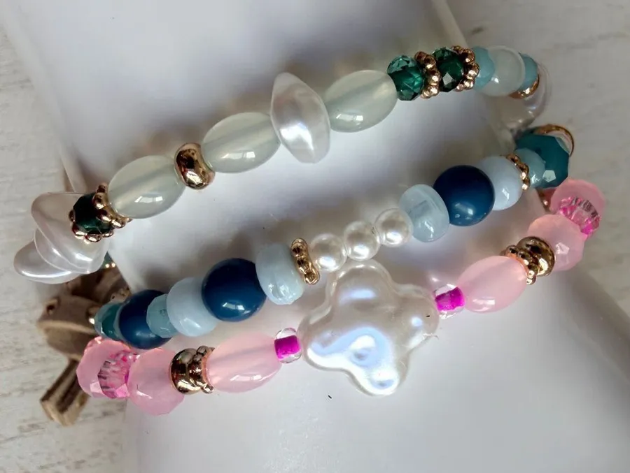 Urban Outfitters Beaded Bracelet Set Pastel Pearl Stretch Stack (Set of 3)