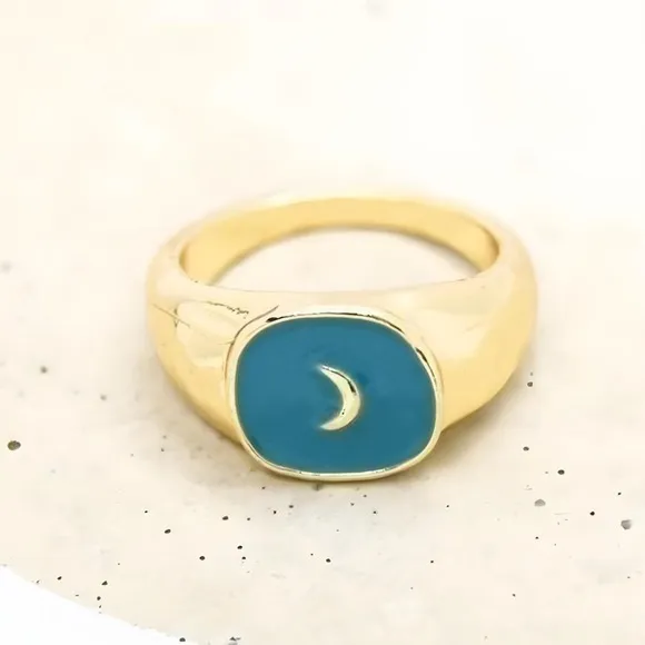Blue Moon Ring Gold