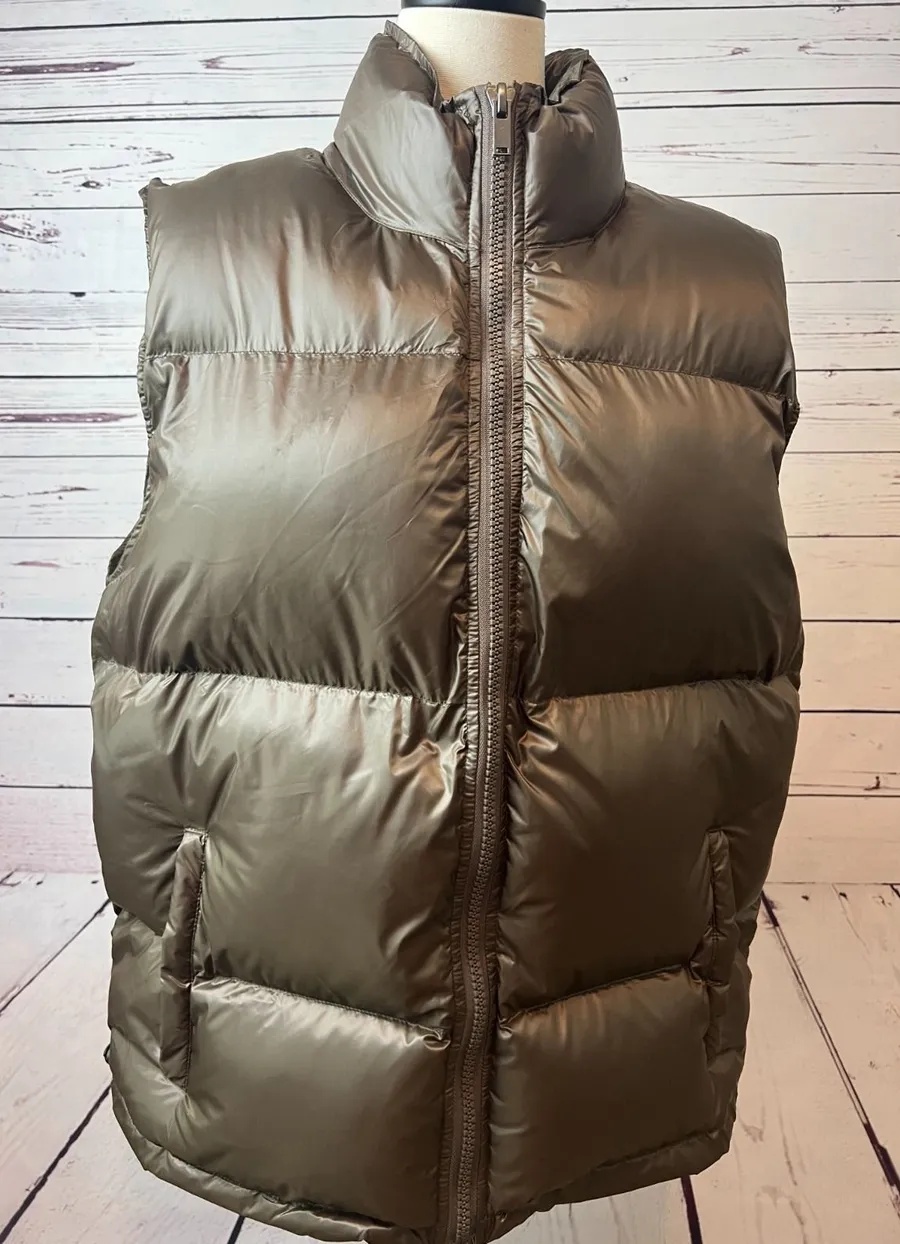 NWT PacSun Puffer Vest Quilted Full Zip size Large Womens Nylon Outdoors Hiking