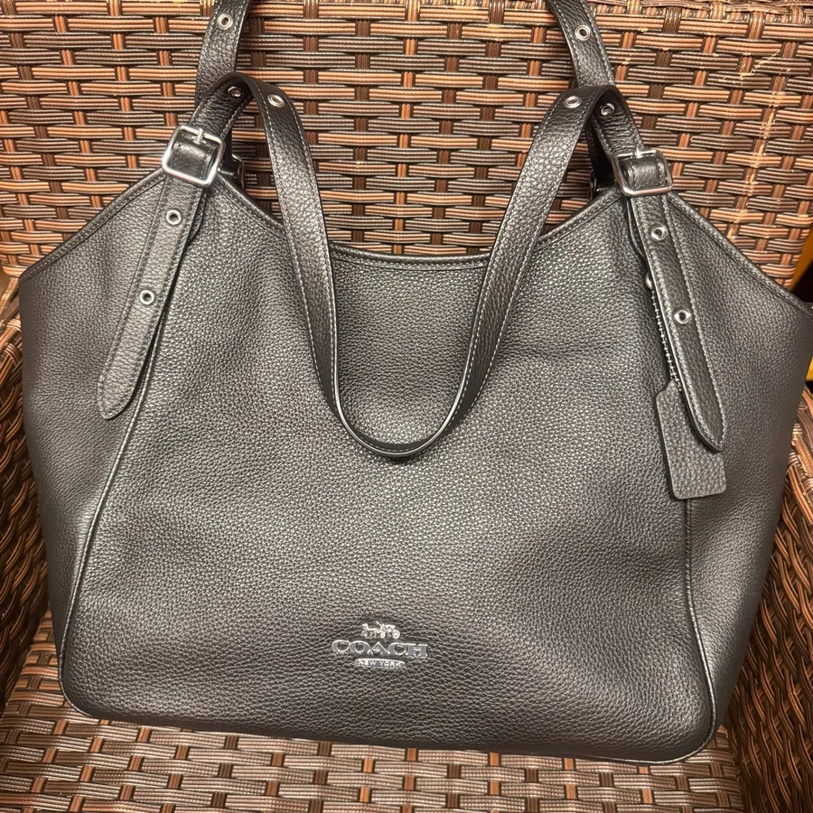 NWT Coach CM074 Black Pebbled Leather “Meadow” Shoulder Bag