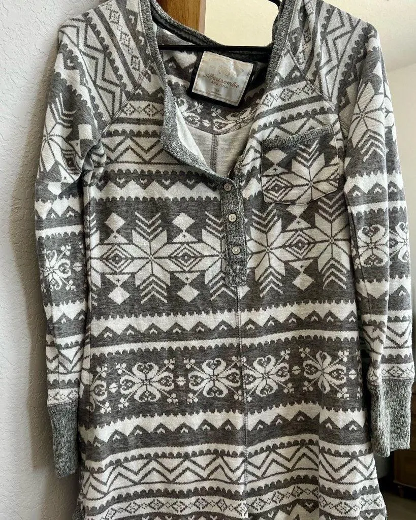 Abercrombie & Fitch Gray Patterned Sleep Romper