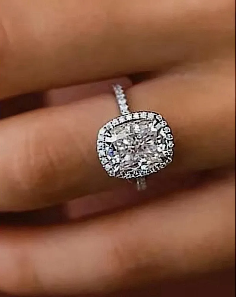 NEW Women’s 6ct Cushion Cut Halo Simulated Diamond Engagement Ring, Size 6