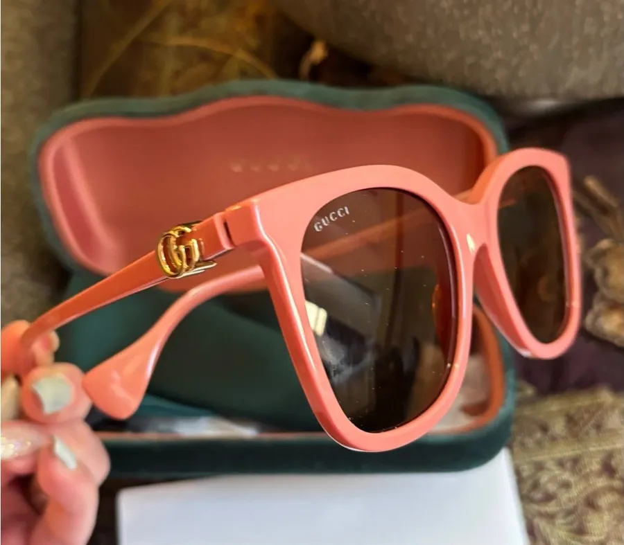 Authentic GUCCI 54 cat eye square Acetate logo sunglasses