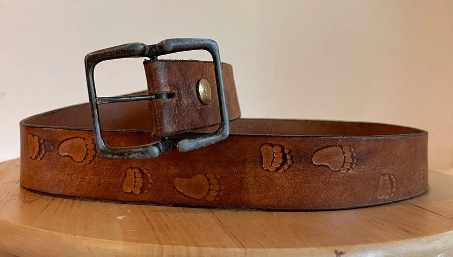 Vintage 90s Foot Print Distressed Genuine Leather Worn Buckle Belt Size Medium Brown Size L