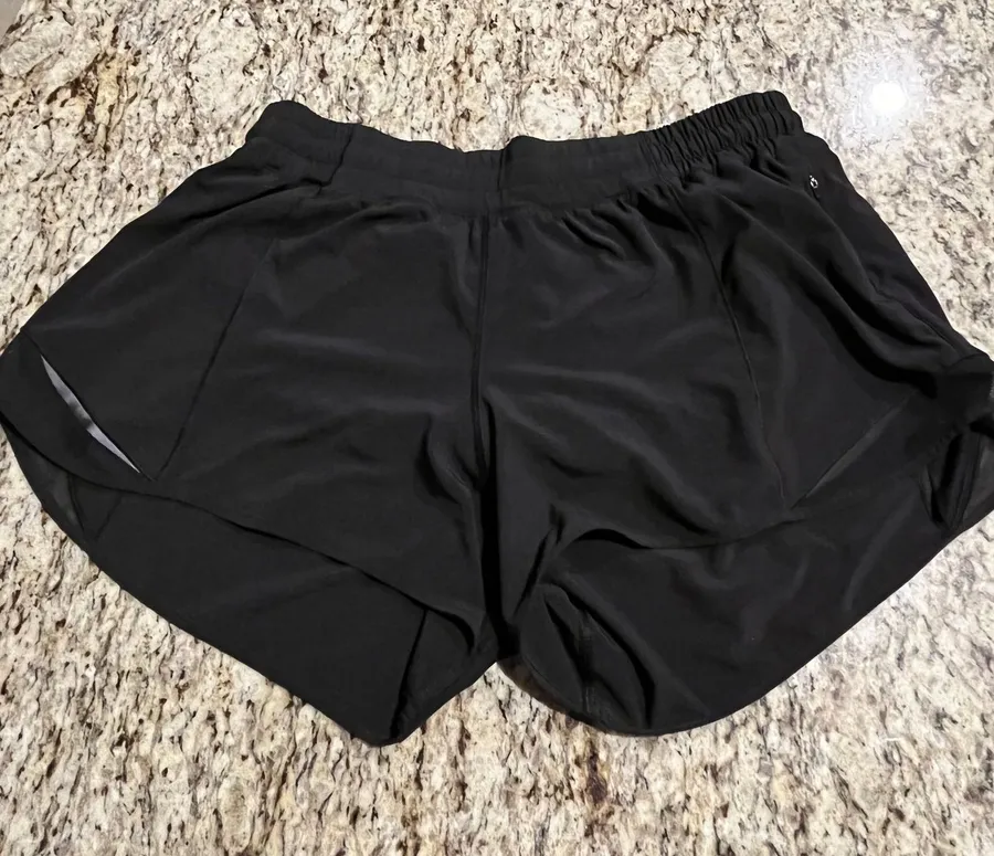 Lululemon Hotty Hot Short II *Long 4"