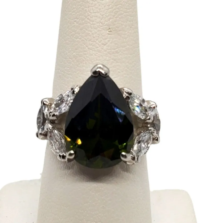Sterling Silver FAS Ring with Large Green Stone & 6 Clear Stones Green