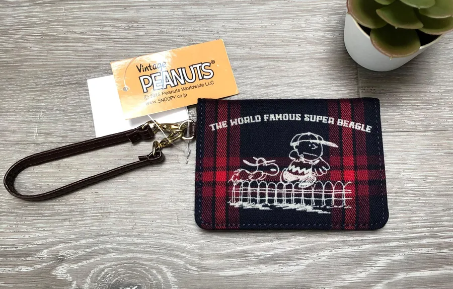 peanuts snoopy charlie brown id cardholder Multiple
