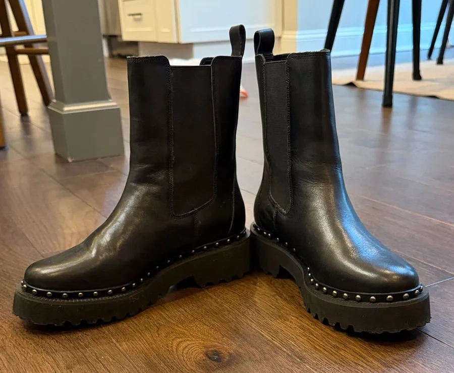 Vince Camuto Meendey Leather Boot with Stud Detail - Black - Size 8.5 - C11-163