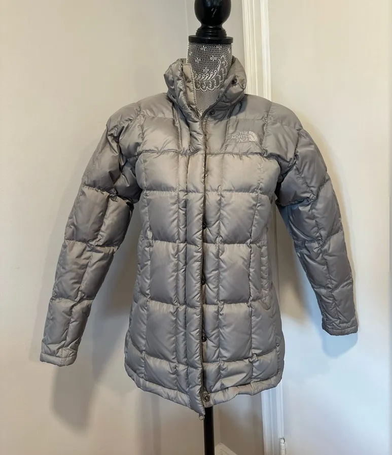 THE NORTH FACE Women’s Sz: XS Puffer Jacket Silver Goose Down Fill Quilted.