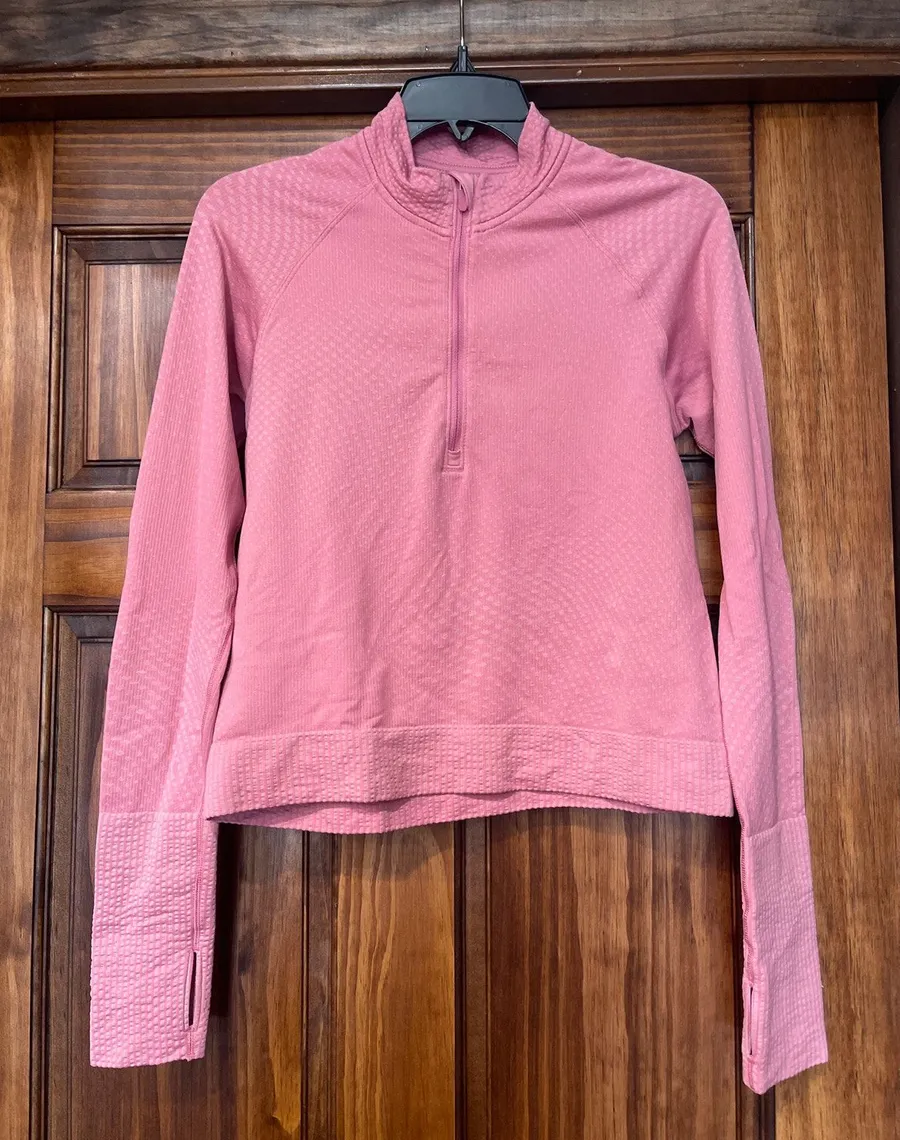 Lululemon Rest Less Cropped Half-Zip in the color Grid Warp Pink Blossom size 8