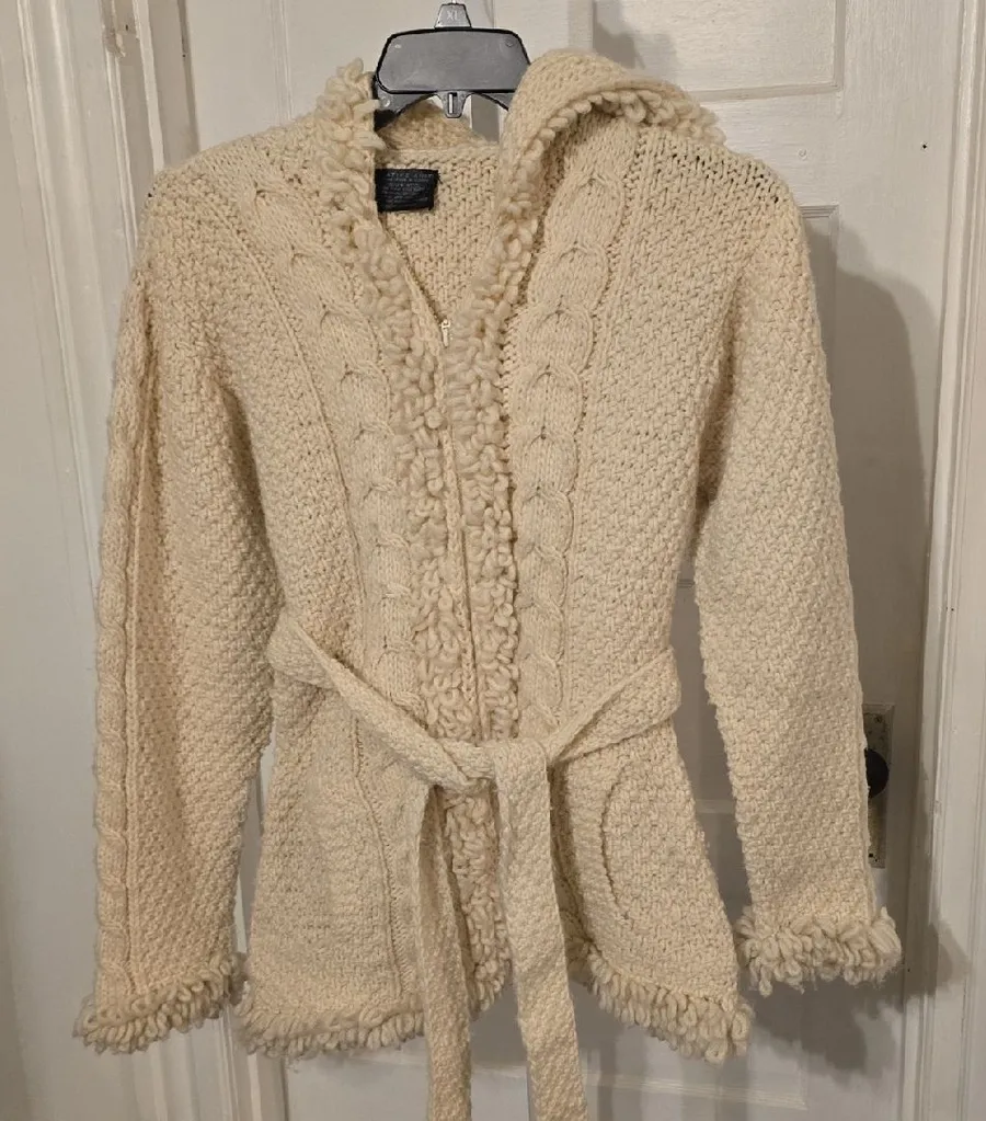 Cream Cable