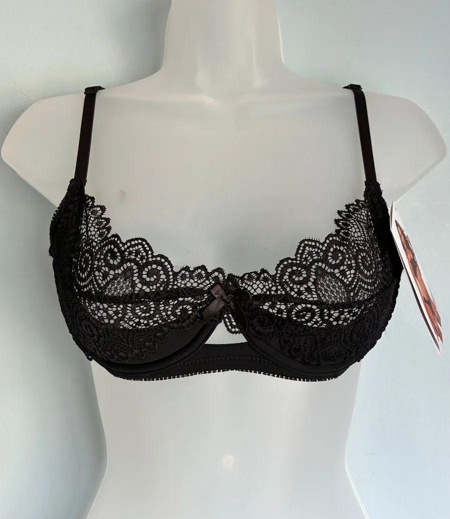 Lace Bra Black Small NWT Dreamgirl
