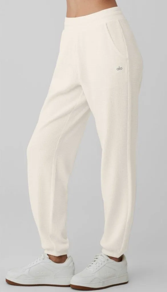 Alo Weekend Escape Joggers Ivory Waffle Thermal High-Rise Waist Cream Sweatpants