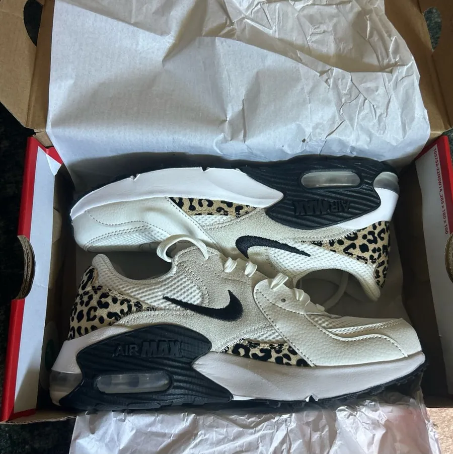 Nike White & Black Leopard-Accent Air Max Sneakers