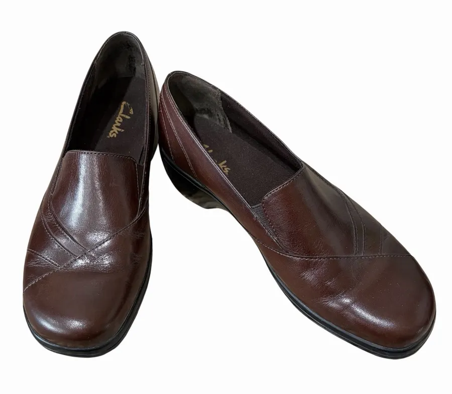 Clarks Loafer Shoes Women's Size 7 M Dark Brown Leather Comfort Slip On 84630