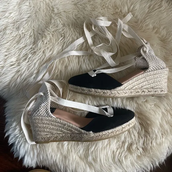 NWT Gaimo Espadrille Wedges lace up suede platform close toe Tan Size 9