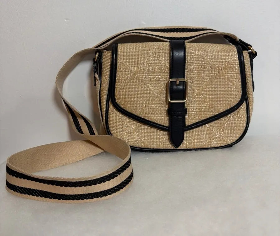 Time and Tru Daisy Woven Straw Crossbody Bag Tan Purse Womens Adjustable Strap