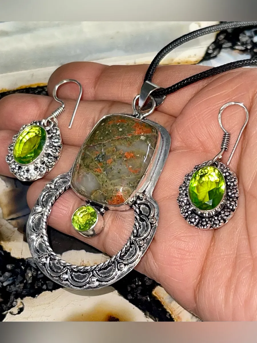 Unakite Jasper Crystal Pendant & Earrings Green