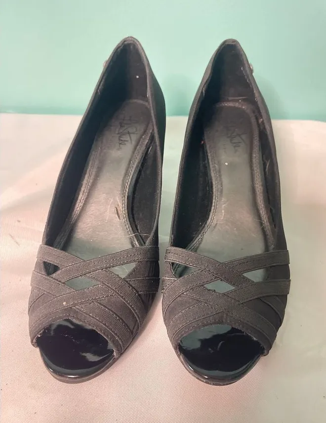Elegant Black Peep-Toe Pumps with Strappy Design Dressy Evening Heels S-12