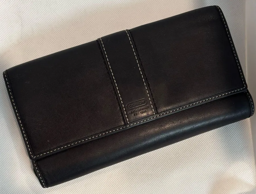 Coach | Hampton leather tri-fold wallet .