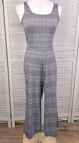 POLLY & ESTHER Sleeveless Black & White Plaid Cropped Flare Leg Jumpsuit-Medium