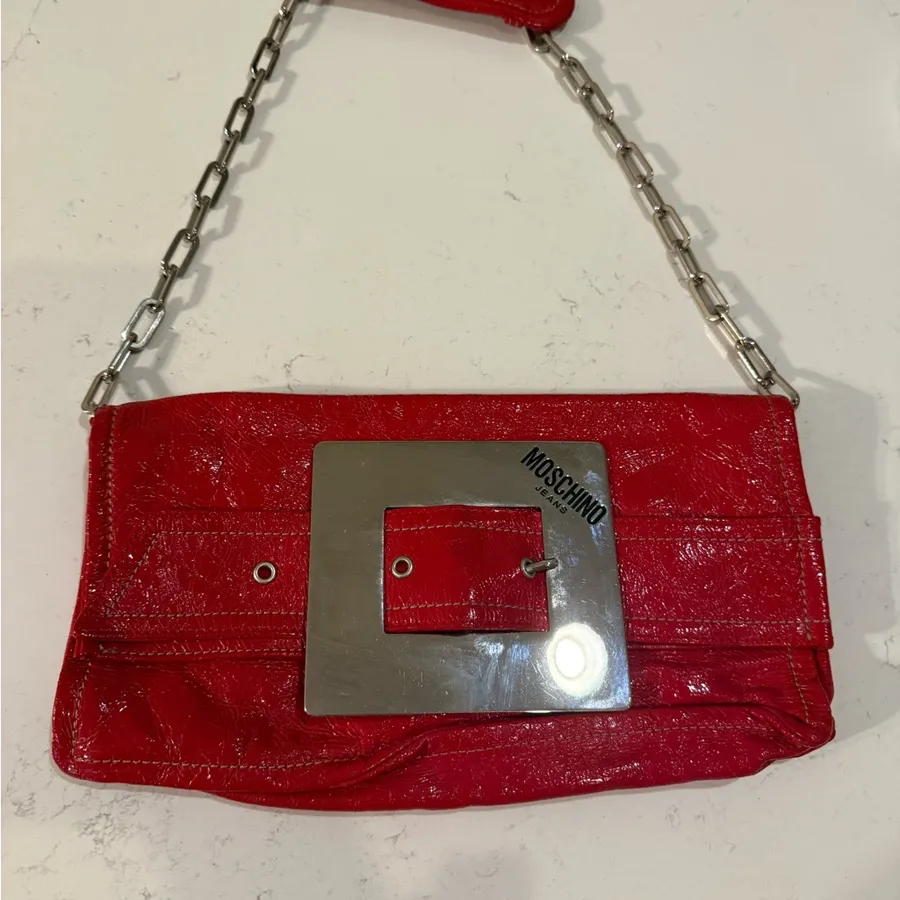 Vintage Moschino Shiny Patent Leather Red
Clutch Bag Handbag Chain Strap POuch