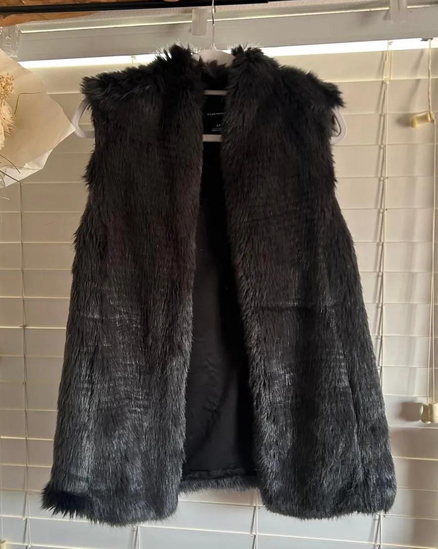 Club Monaco Black Faux Fur Longline Vest Size S winter glam