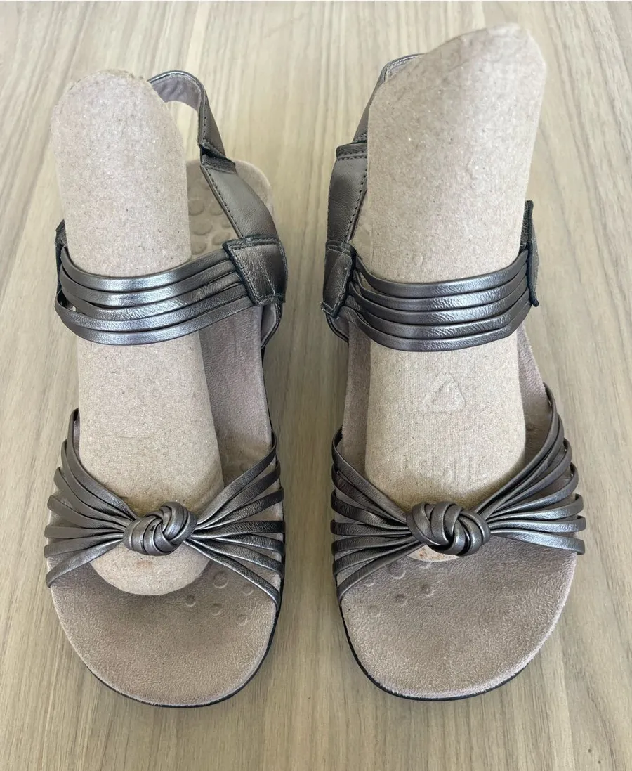 Vionic Women’s Metallic Bronze Knot-Strap Sandals