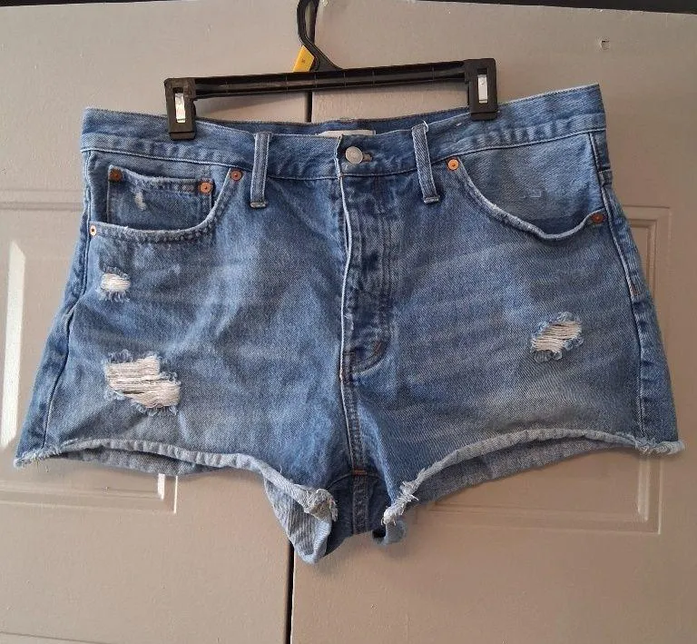 Madewell relaxed denim shorts jeans style mC641 in medium wash blue size 31.