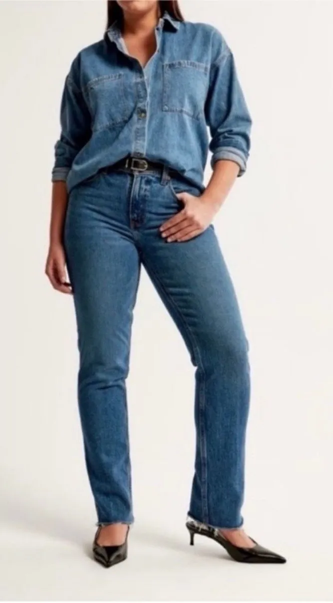 Abercrombie & Fitch 90’s Straight Mid Rise Jeans