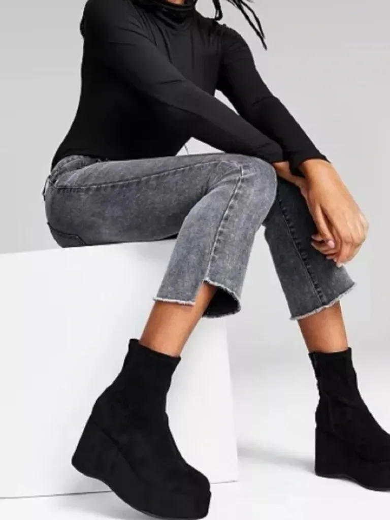Wild Pair Earlee Faux Suede Platform Ankle Boots Chunky Booties Black NEW 9.5