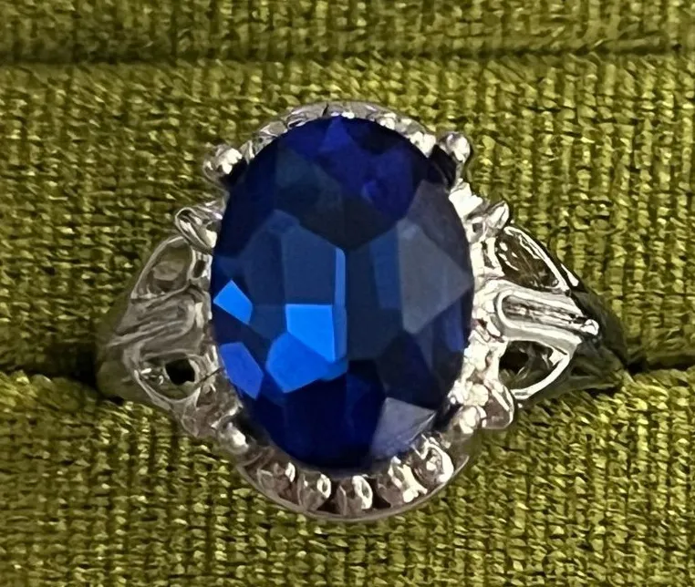 Vintage/Classic Design Stainless Steel Silver 2 Ct Gemstone Size 8 NWT Blue