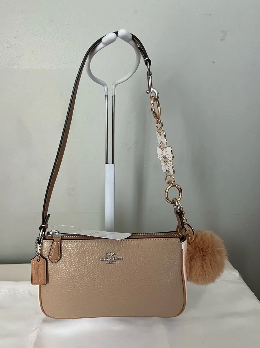 Coach Nolita 19