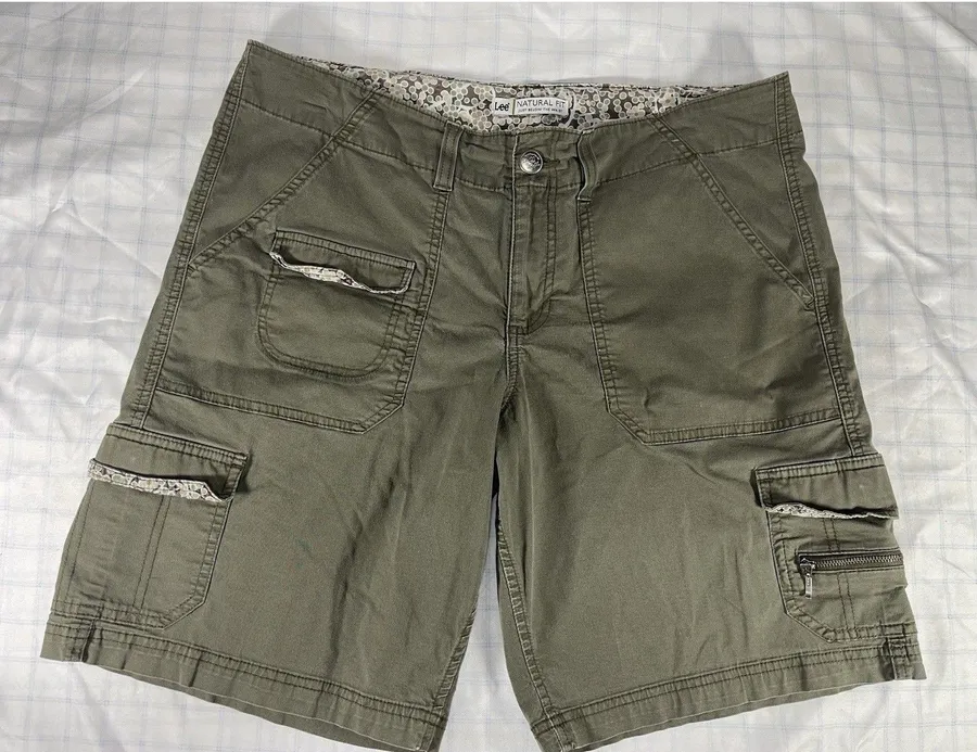 Lee Natural Fit Cargo Shorts Women 14 Medium Olive Green Pattern Trim Y2K