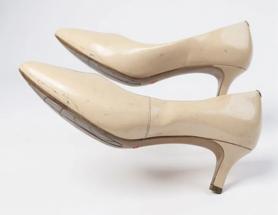 Rockport Women's Beige Patent Leather Kitten Heel Pumps Shoes US 7 Tan