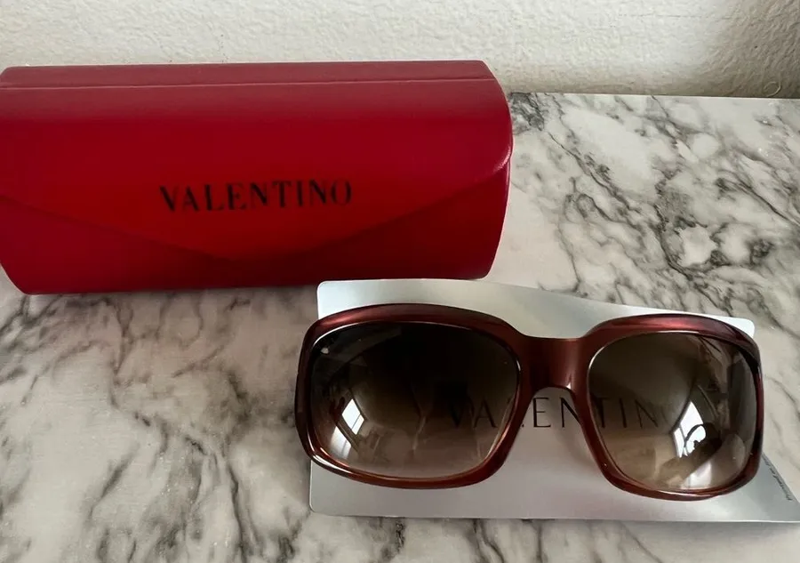 Valentino Oversized Rectangle Sunglasses Black VLogo 5507S NWOT Red