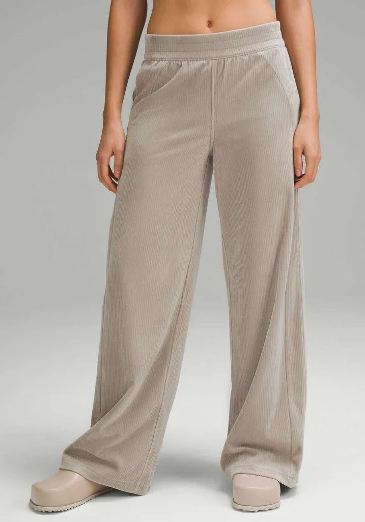 Lululemon Scuba Mid-Rise Wide-Leg Pant *Velvet Cord Moonstone Size 6